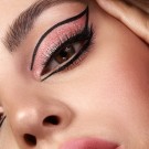 Eyeliner Claresa® Easy on the Eye 01 -Presis eyeliner i en penn thumbnail